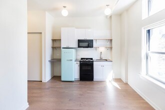 790 N Clark St in Chicago, IL - Building Photo - Building Photo