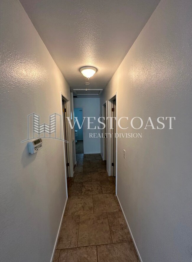 15335 Rolling Ridge Dr in Chino Hills, CA - Building Photo - Building Photo