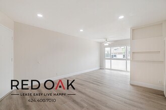 7350 Hazeltine Ave in Los Angeles, CA - Building Photo - Building Photo