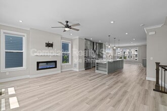 16525 Yellow Wood Dr in Chesterfield, MO - Foto de edificio - Building Photo