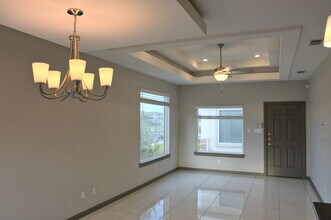 4012 Whitewing Ave, Unit 2 in Edinburg, TX - Foto de edificio - Building Photo