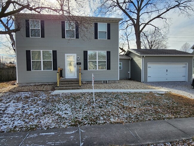 property at 307 E Washington St