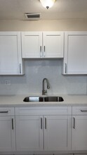 574 Holly Dr in Palm Beach Gardens, FL - Building Photo - Building Photo