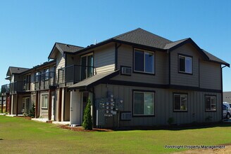 2007 Aaron Dr in Lynden, WA - Building Photo - Building Photo