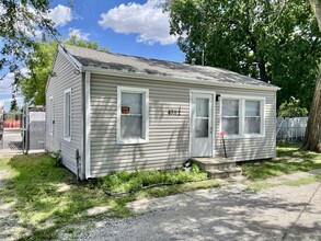 4311 N 58th St in Lincoln, NE - Building Photo - Building Photo