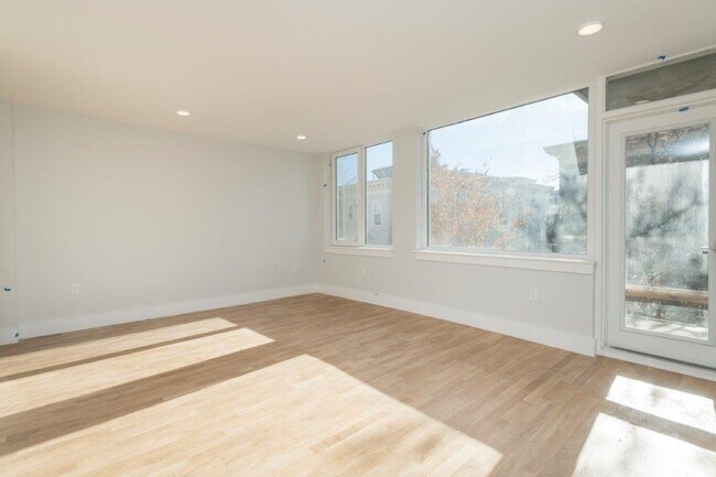 336 Harvard St, Unit 4 in Cambridge, MA - Building Photo - Building Photo