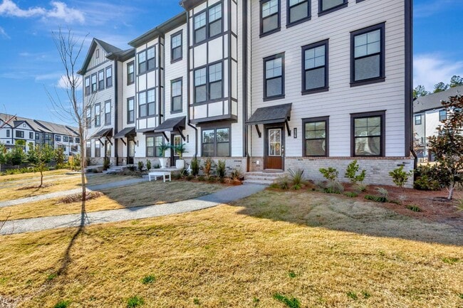 property at 236 Somerset Acrs Dr