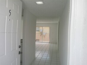 461 SW 7th St in Miami, FL - Building Photo - Building Photo