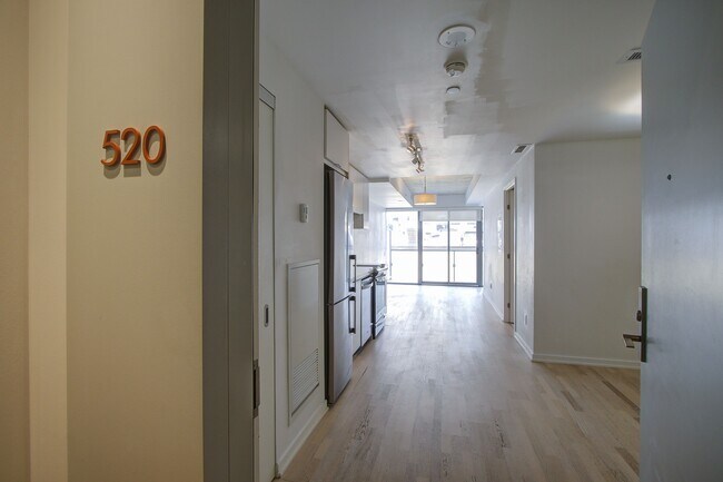 60 Colborne St in Toronto, ON - Building Photo - Building Photo