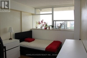 25 Silver Springs Blvd in Toronto, ON - Building Photo - Building Photo