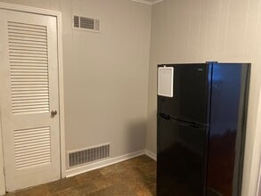 135 Gates St, Unit SL in Jackson, TN - Building Photo - Building Photo