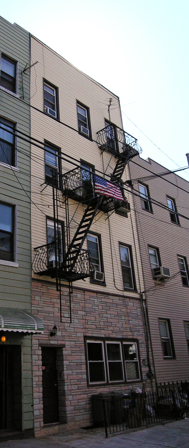 12 Judge St in Brooklyn, NY - Building Photo - Building Photo