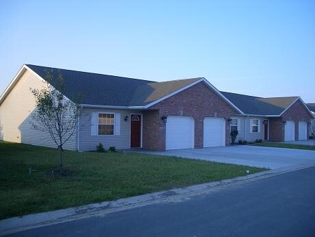1300 Karris Ln, Unit 7 in Marion, IL - Building Photo