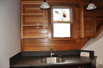 402 S 5th Ave in Ann Arbor, MI - Building Photo - Building Photo