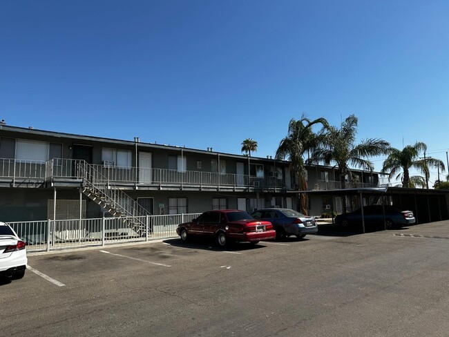 Eastgate Apartments in Fresno, CA - Building Photo - Building Photo