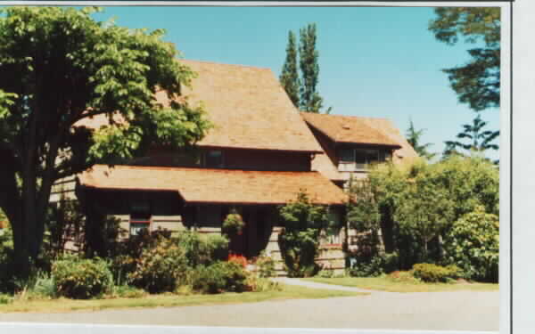 103 Montgomery St in Steilacoom, WA - Building Photo