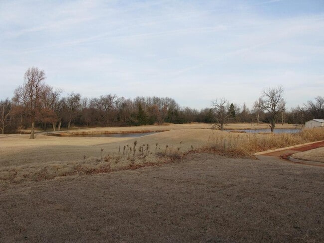 11621 Surrey Ln in Yukon, OK - Building Photo - Building Photo