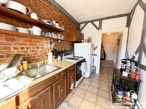 748 E 4th St, Unit G in Boston, MA - Building Photo - Building Photo