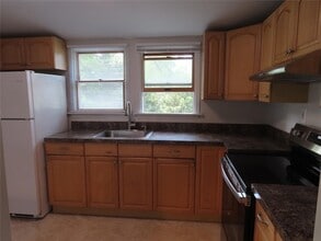 120 Cerny Pl in West Islip, NY - Building Photo - Building Photo