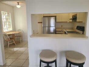 10661 NW 14th St in Plantation, FL - Building Photo - Building Photo