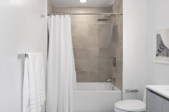 235 3rd Ave N-Unit -241 in St. Petersburg, FL - Building Photo - Building Photo