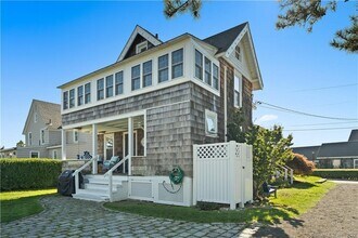 123 Prospect Ave in Guilford, CT - Building Photo - Building Photo