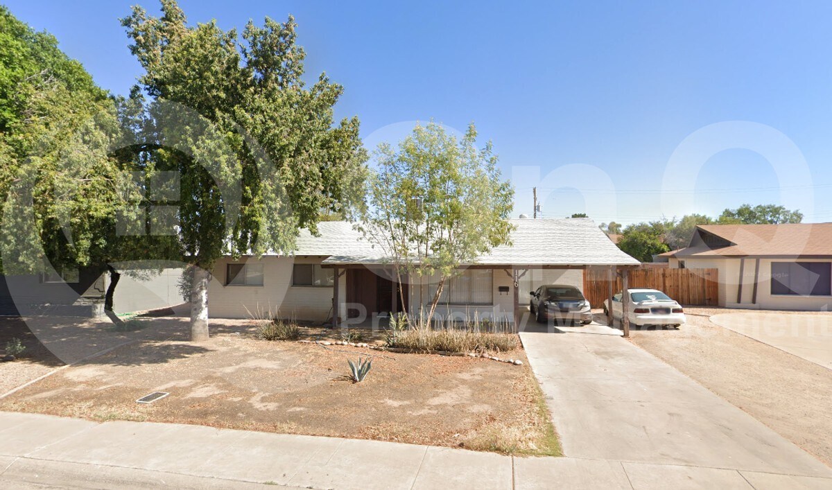 116 E Manhatton Dr in Tempe, AZ - Building Photo