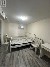 7255 Dooley Dr in Mississauga, ON - Building Photo - Building Photo