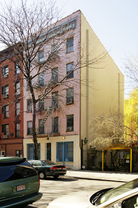 532 E 6th St in New York, NY - Building Photo