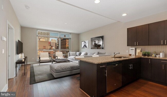 521 S Broad St, Unit 2B-204 in Philadelphia, PA - Building Photo - Building Photo