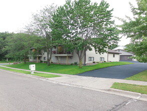 Autumn Ridge Townhomes in Eau Claire, WI - Foto de edificio - Building Photo