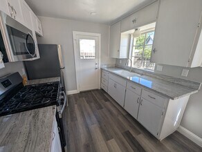 324 Roseville St in Roseville, CA - Building Photo - Building Photo