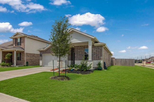 8439 Moonlight Bay Cir in Mont Belvieu, TX - Building Photo - Building Photo