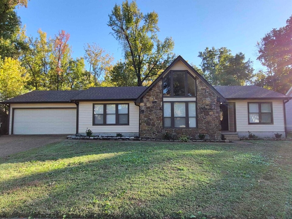 5657 Heartwood Dr in Memphis, TN - Building Photo