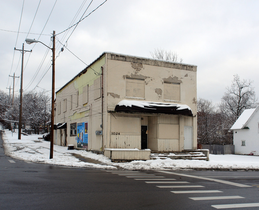 1024 W 3rd Ave in Flint, MI - Building Photo