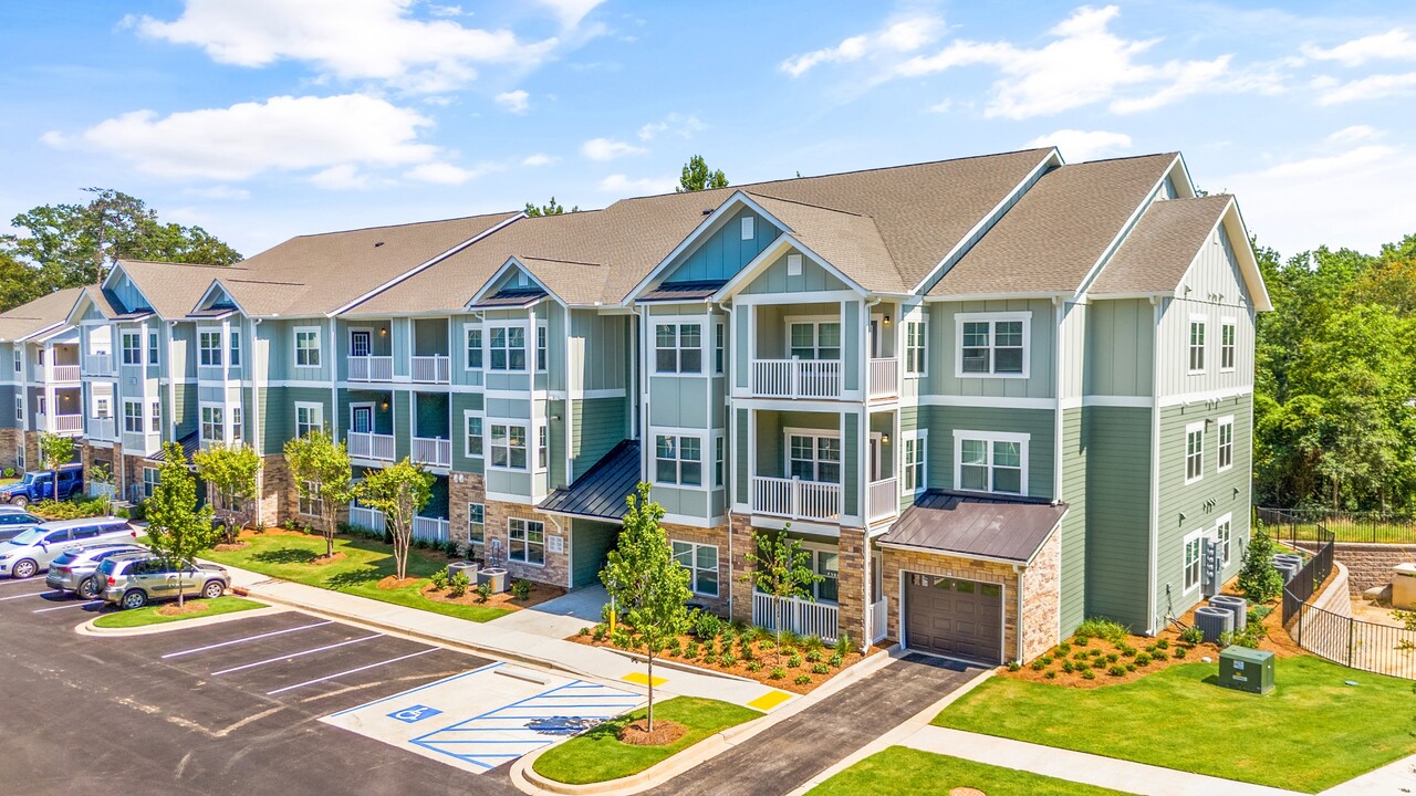 Langley Pointe in West Columbia, SC - Foto de edificio