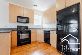 1822 N Campbell Ave, Unit 1 in Chicago, IL - Building Photo - Building Photo