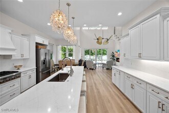 160 3rd St N in Naples, FL - Building Photo - Building Photo