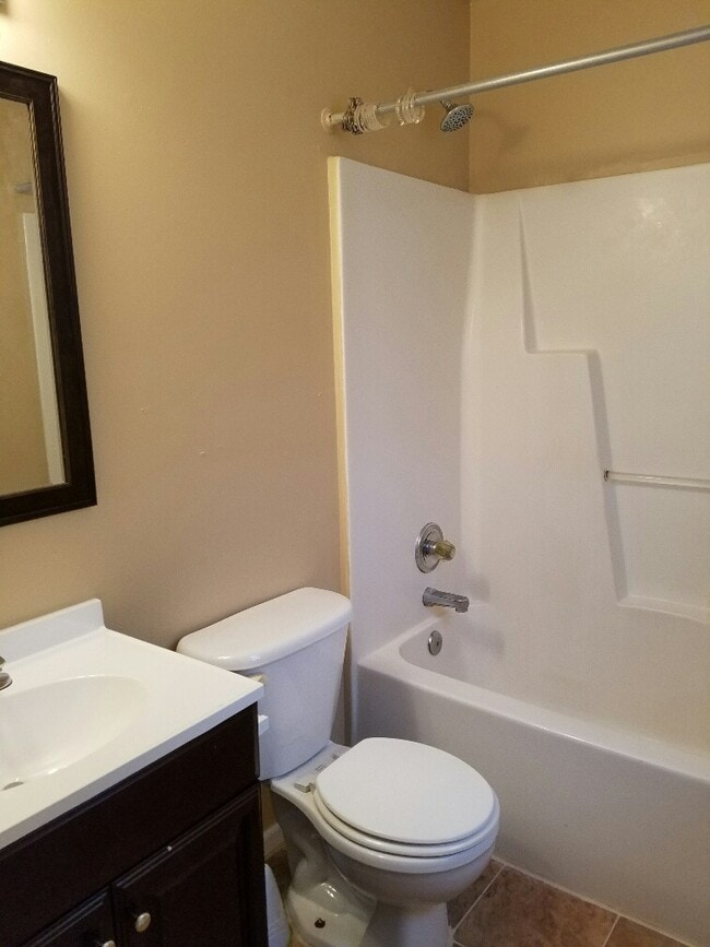 207 Springvale St in Elizabeth City, NC - Foto de edificio - Building Photo