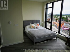 690 King St W in Kitchener, ON - Building Photo - Building Photo