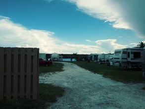 Gator Mobile Home Park in Okeechobee, FL - Foto de edificio - Building Photo