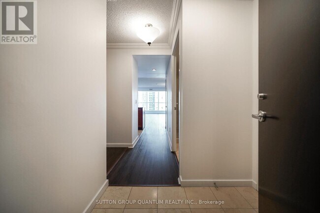 8-1408 York St in Toronto, ON - Building Photo - Building Photo
