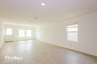 1222 Kiskadee Wy in San Antonio, TX - Foto de edificio - Building Photo