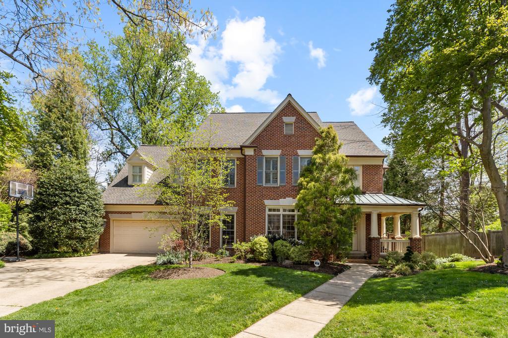 2728 McKinley St NW in Washington, DC - Building Photo