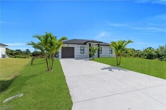 713 Roma Ave S in Lehigh Acres, FL - Building Photo - Building Photo