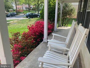 947 Farm Haven Dr in Rockville, MD - Building Photo - Building Photo