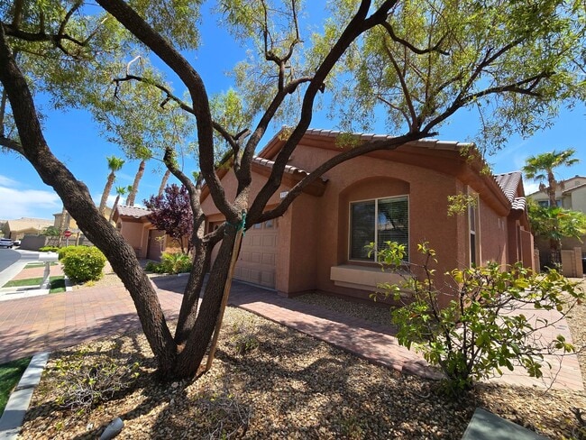 111 Sandy Bunker Ln in Las Vegas, NV - Building Photo - Building Photo