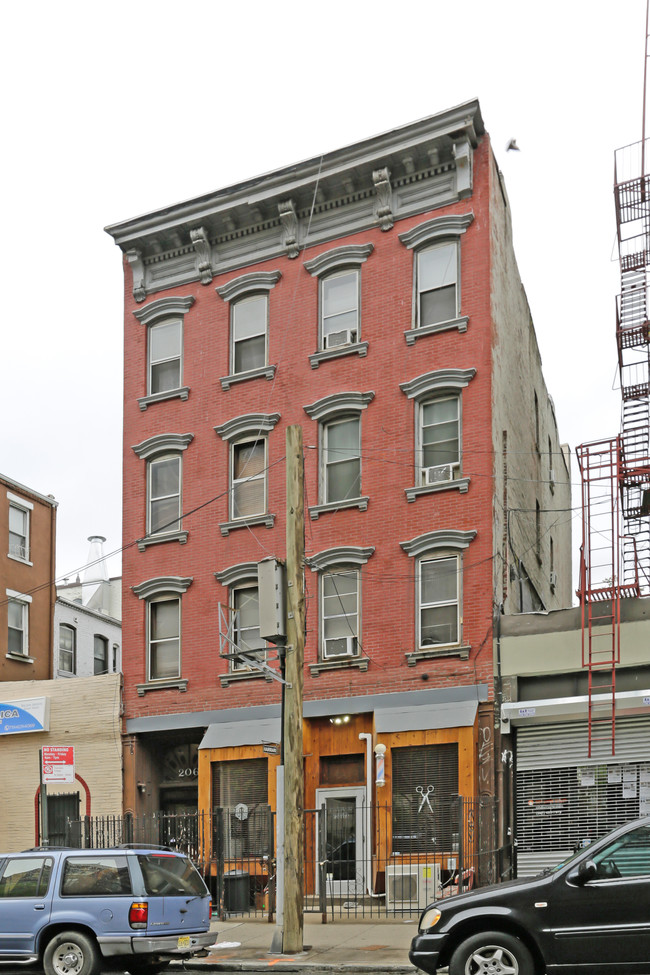 204 Bushwick Ave in Brooklyn, NY - Building Photo - Building Photo