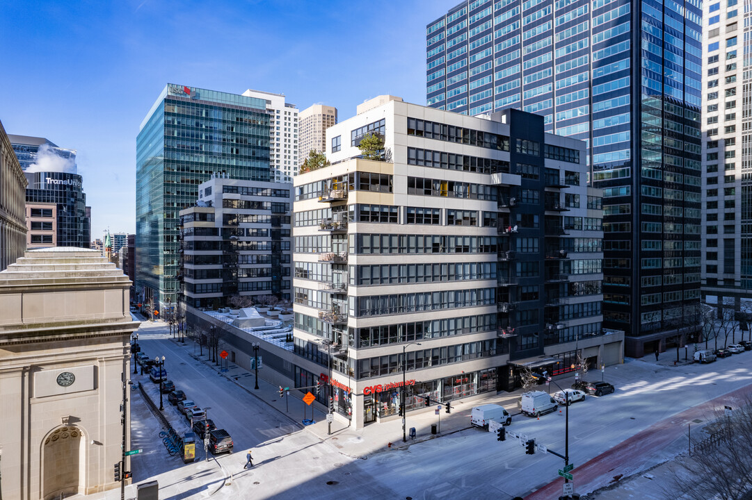 Metropolitan Place in Chicago, IL - Foto de edificio