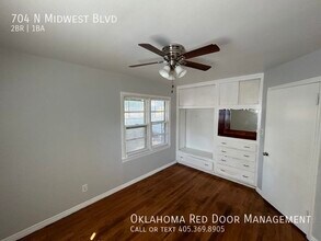 704 N Midwest Blvd in Midwest City, OK - Building Photo - Building Photo
